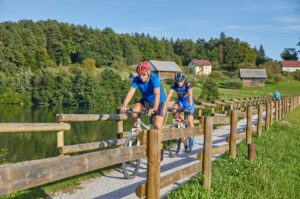 kolesarjenje-jezero-brana